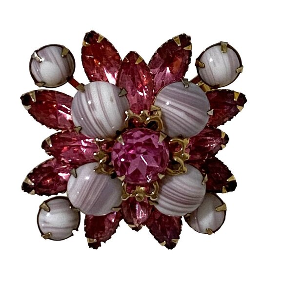 Vintage Czech Pink Rhinestone Milk Glass Brooch Gold Tone Setting Classic Fairy - Picture 2 of 4